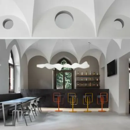 Babila Hostel & Bistrot-2